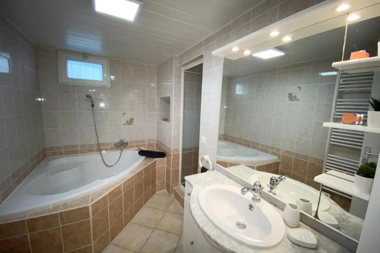 ☆ L'Evasion En Provence ☆ Clim-Wifi-Netflix ☆ Apartment Carnoux-en-Provence